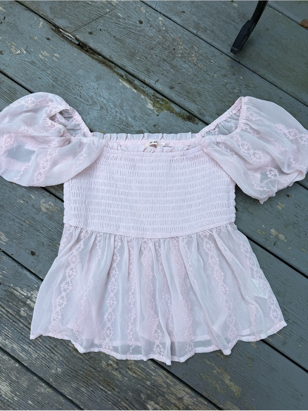 Francesca's Collections Mi Ami Puff Sleeve Smocked Peplum Top in Light Pink